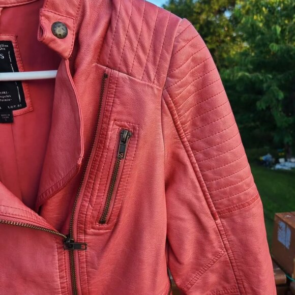 Stunning pink moto jacket by Guess jeans. - Picture 10 of 11